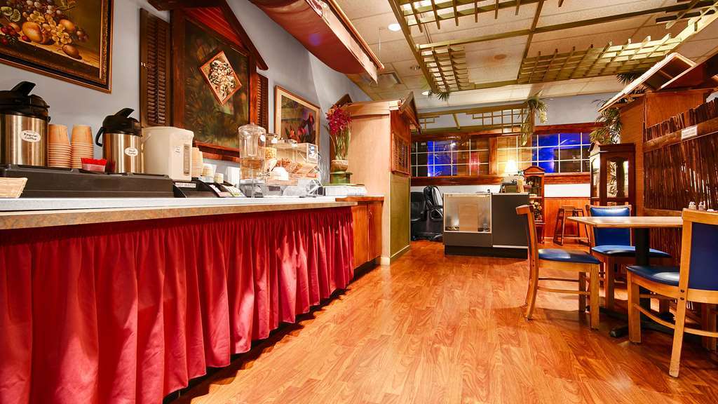 Hotel Magnuson Grand Columbus North Restaurant photo