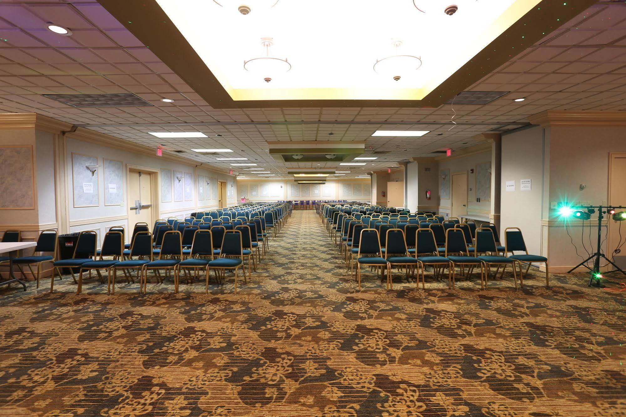 Hotel Magnuson Grand Columbus North Extérieur photo