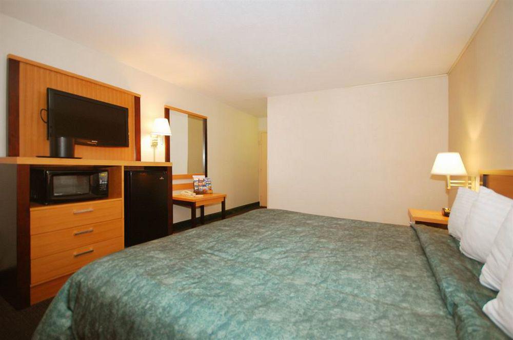 Hotel Magnuson Grand Columbus North Extérieur photo
